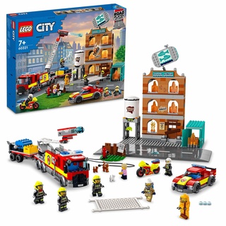 LEGO 60321 City Feuerwehreinsatz mit Löschtruppe, Feuerwehr-Spielzeug mit Feuerwehrauto und Minifiguren, Geschenkidee für Jungen und Mädchen ab 7 Jahren