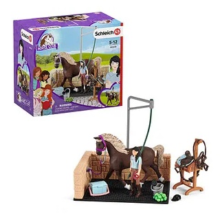 Schleich® Horse Club 42438 Waschplatz mit Emily & Luna Spielfiguren-Set