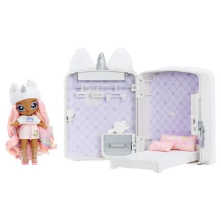 Na! Na! Na! Surprise 3-in-1 Backpack Bedroom Einhorn Spielset mit Modepuppe Whitney Sparkles und flauschigem Pink Unicorn-Rucksack, Schrank mit Kissen & Decke - Ideal für Kinder ab 4 Jahren