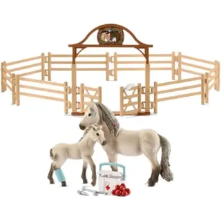 SCHLEICH 72242 HORSE CLUB Ostern 2024: 2-in-1 HORSE CLUB Set - Hannahs Erste-Hilfe-Set & Pferdekoppel mit Eingangstor