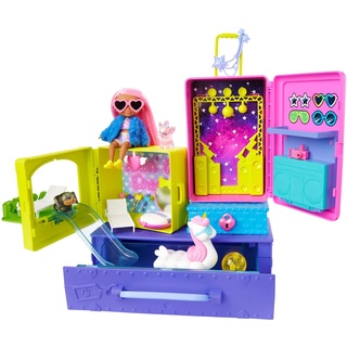 Barbie HDY91 - Extra Haustiere & Minis Reise-Spielset mit 2 Haustier-Welpen & exklusiver Puppe, Pool, Rutsche, Partyraum & Zubehör, Spielzeug Geschenk für Kinder ab 3 Jahren