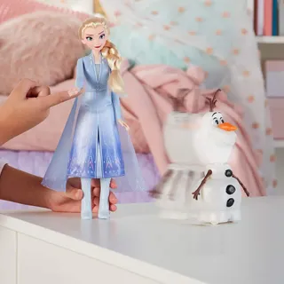 Disney Die Eiskönigin Magischer Spielspaß mit Elsa & Olaf, Hebe Elsas Arm und Olaf bewegt sich, spricht und leuchtet, Inspiriert durch den Film Disneys Die Eiskönigin 2 – Spielzeug für Kids ab 3 Jahre