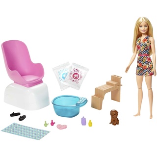 Barbie GHN07 - Mani- Pediküre Spielset mit Puppe (blond), Hündchen, Fußbad und Zubehör, 2 Päckchen Brausepulver für Schaumbad, Farbwechseleffekt auf den Fingernägeln, Geschenk für Kinder ab 3 Jahren