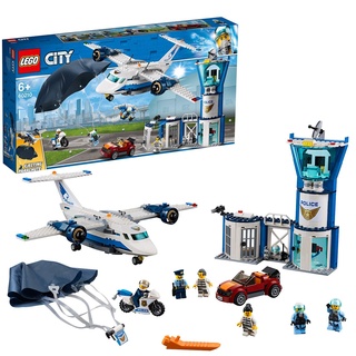 LEGO 60210 City Polizei Fliegerstützpunkt, Flugzeug mit Fallschirmjäger Plus Jetpack, Motorrad und Auto, Police Chase Bausets für Kinder