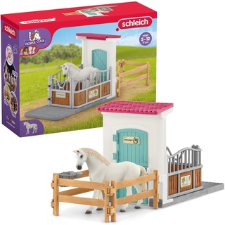 schleich 42569 HORSE CLUB Pferdebox, 21 Teile Spielset mit schleich Pferde Figur und gemütlicher Pferdebox, Spielzeug für Kinder ab 5 Jahren